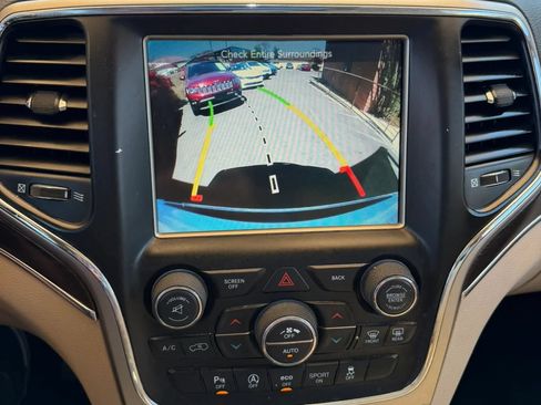 Used 2017 Jeep Grand Cherokee Limited w/ Luxury Group II RWD image 16