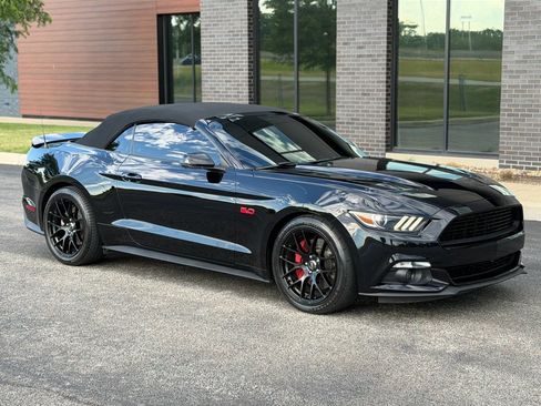 Used 2016 Ford Mustang GT Premium w/ Equipment Group 401A RWD image 14
