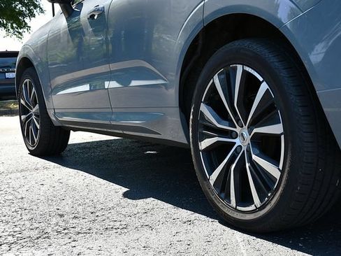 Used 2024 Volvo XC60 B5 Plus w/ Protection Package Premier AWD/4WD image 9