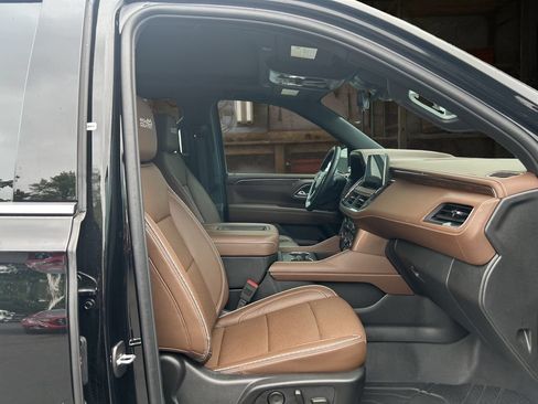 Certified 2024 Chevrolet Suburban High Country AWD/4WD image 18