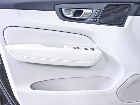 Certified 2023 Volvo XC60 B5 Ultimate w/ Protection Package Premier FWD image 8