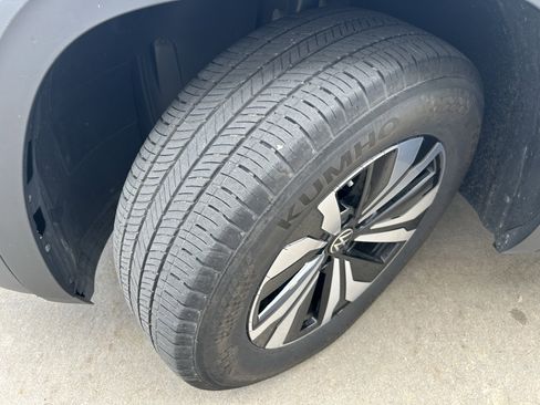 Used 2024 Volkswagen Atlas Cross Sport SE AWD/4WD image 10