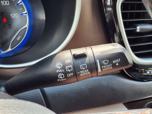 Used 2019 Chrysler Pacifica Touring-L FWD image 20
