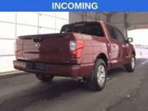 Used 2018 Nissan Titan SV w/ SV Convenience Package RWD image 6