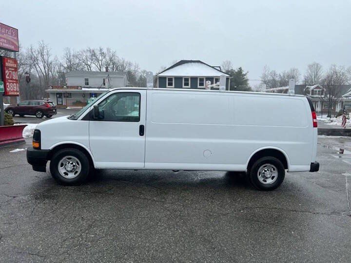 Used 2017 Chevrolet Express 3500 Extended RWD image 10