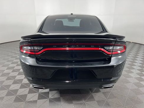 Used 2022 Dodge Charger SXT w/ Blacktop Package RWD image 9
