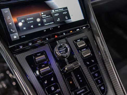 Used 2025 Aston Martin DB12 Coupe RWD image 28
