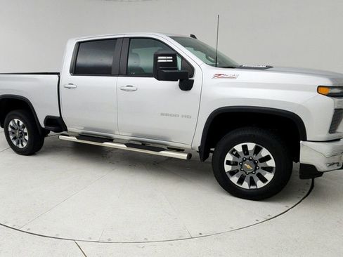 Used 2022 Chevrolet Silverado 2500 LT w/ Convenience Package AWD/4WD image 1
