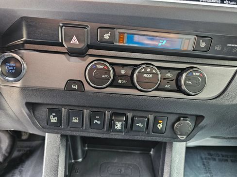 Used 2020 Toyota Tacoma TRD Off-Road w/ Technology Package RWD image 14