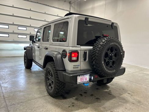 Used 2023 Jeep Wrangler Unlimited w/ Sun & Screen Package AWD/4WD image 8