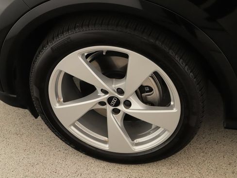 Used 2025 Audi Q5 Prestige AWD/4WD image 33