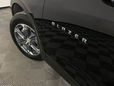 Used 2025 Chevrolet Blazer LT image 40
