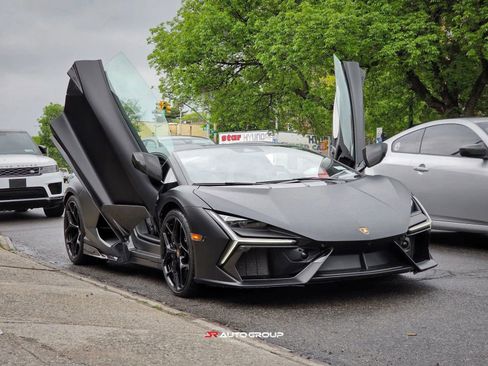 Used 2024 Lamborghini Revuelto AWD/4WD image 5