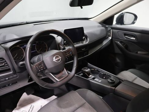 Used 2025 Nissan Rogue SV AWD/4WD image 15