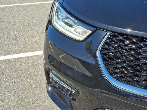 Certified 2025 Chrysler Pacifica Select AWD/4WD image 20
