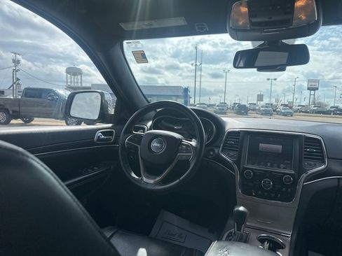 Used 2016 Jeep Grand Cherokee Limited w/ Luxury Group II image 13