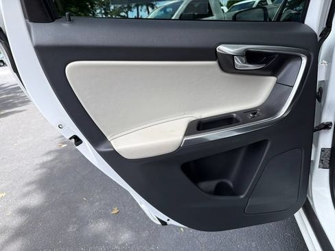 Used 2017 Volvo XC60 T5 Dynamic w/ Preferred Option Package FWD image 22