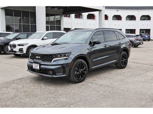 Certified 2023 Kia Sorento SX FWD image 3