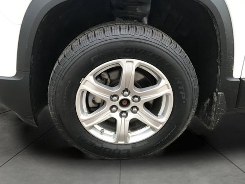 Used 2017 GMC Acadia SLE image 4