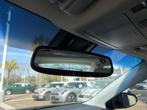 Used 2016 Toyota Avalon Limited w/ Toyota Safety Sense Package image 27