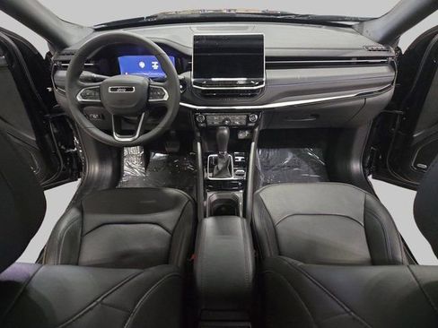 New 2025 Jeep Compass Limited w/ High Altitude Package AWD/4WD image 9