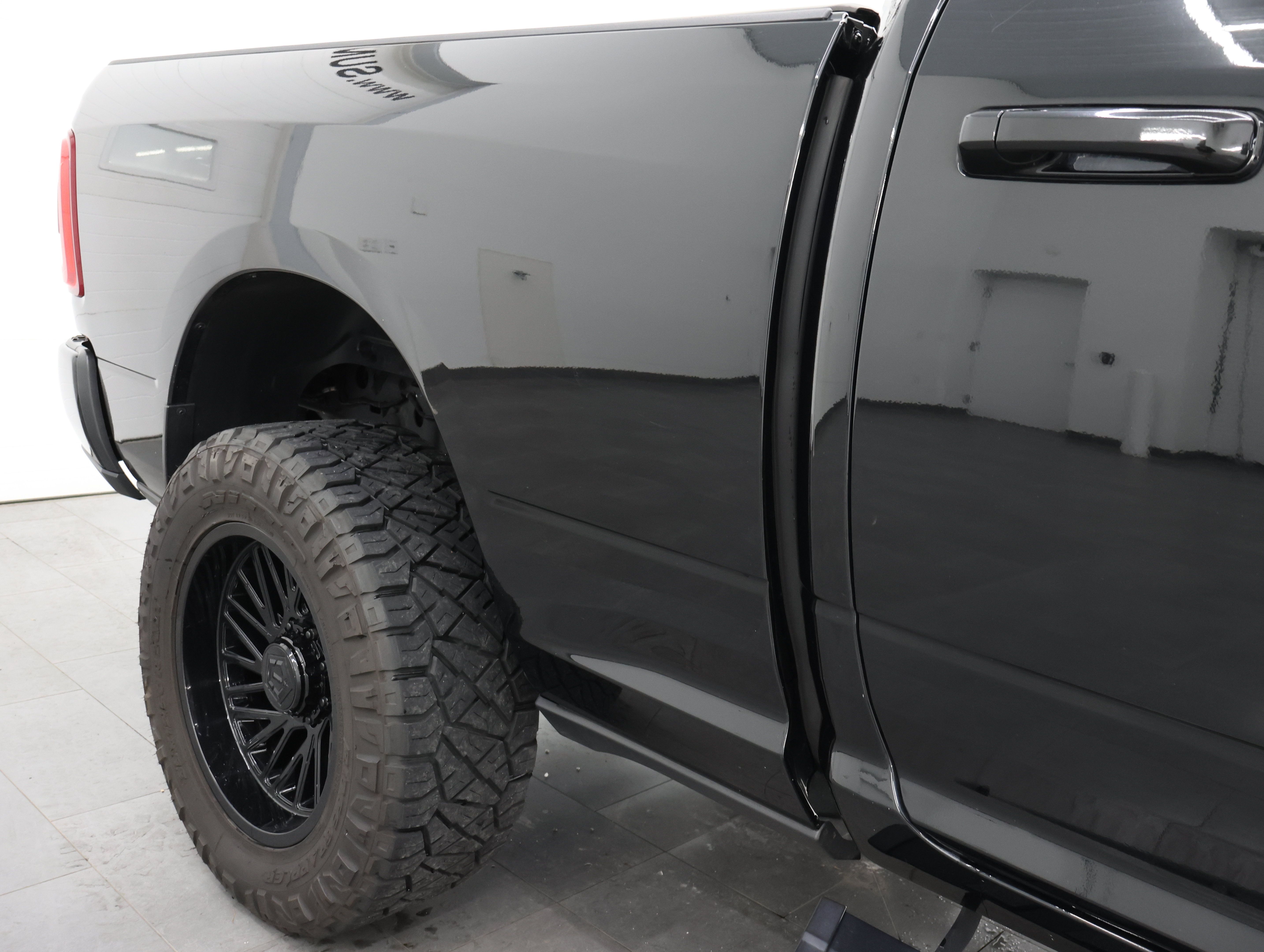Used 2024 RAM 2500 Laramie AWD/4WD image 26