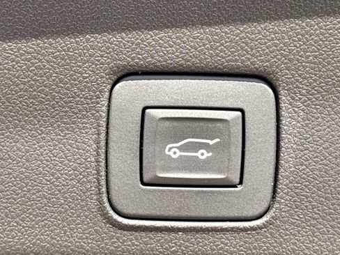 Used 2024 Chevrolet TrailBlazer RS w/ Convenience Package AWD/4WD image 27