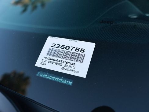 New 2025 Jeep Grand Cherokee Overland image 34