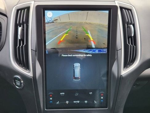 Used 2024 Ford Edge SEL image 16