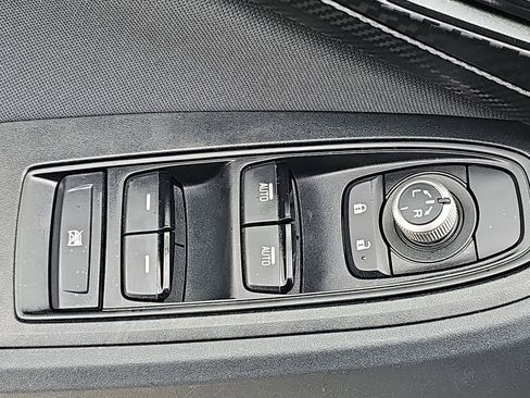 Certified 2022 Subaru Crosstrek 2.0i Premium image 33