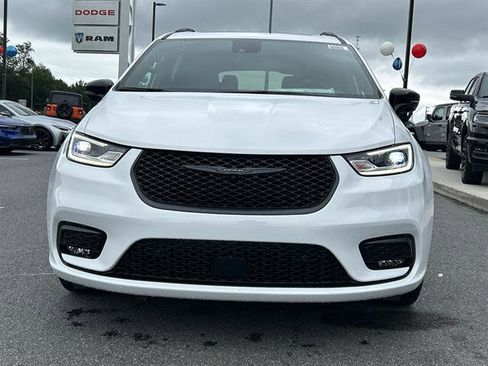 New 2026 Chrysler Pacifica Limited w/ S Appearance Package image 32