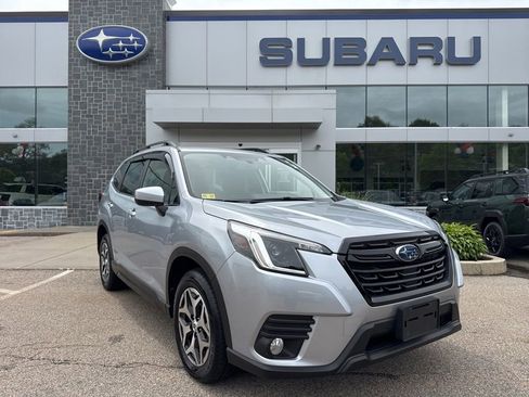 Used 2023 Subaru Forester Premium AWD/4WD image 1