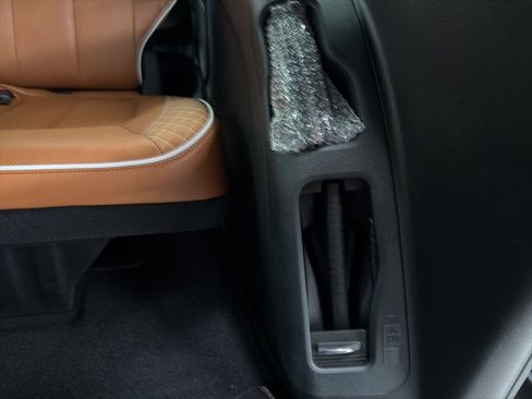 New 2026 Chrysler Pacifica Pinnacle w/ Trailer Tow Group image 15