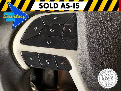 Used 2018 Jeep Cherokee Latitude Plus FWD image 24