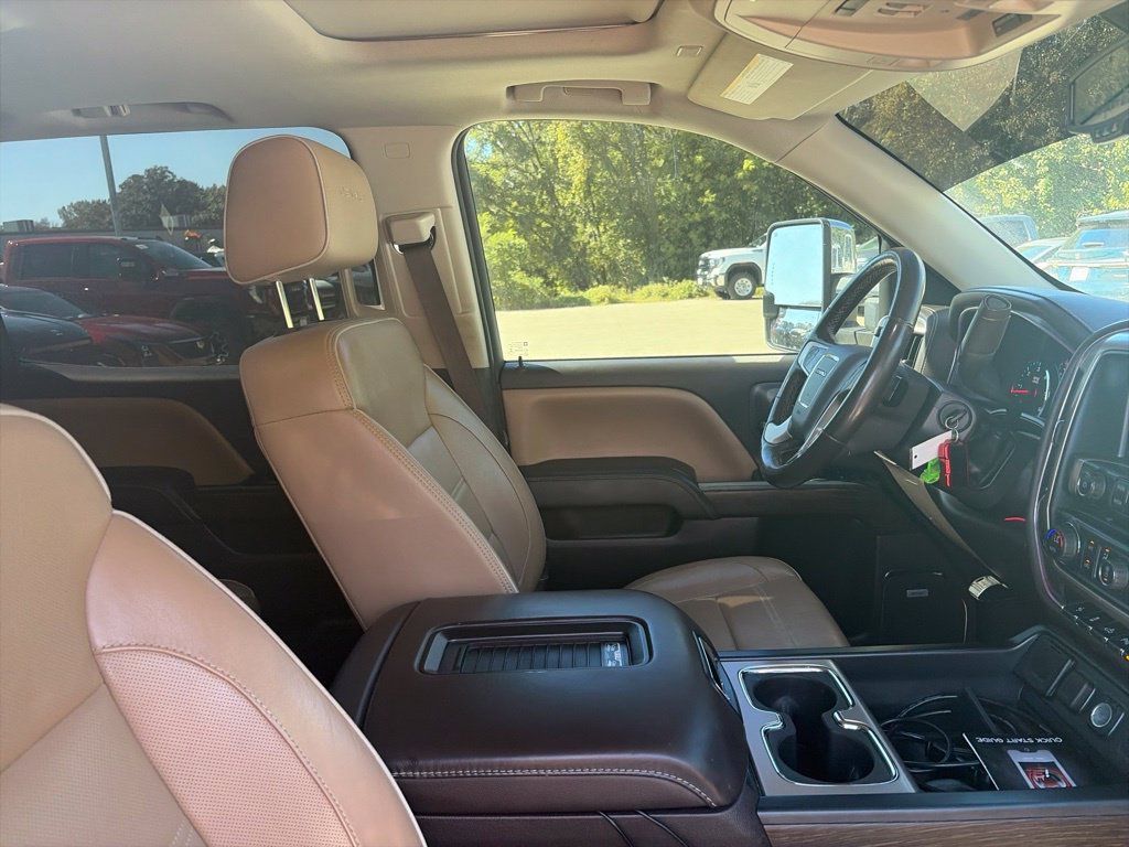Used 2017 GMC Sierra 1500 Denali w/ Denali Ultimate Package AWD/4WD image 16