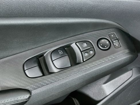 Used 2024 Nissan Altima 2.5 SV FWD image 15