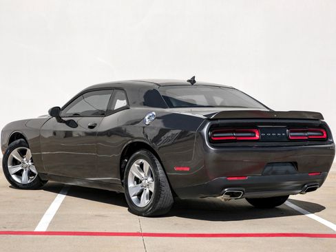 Used 2018 Dodge Challenger SXT Plus image 4
