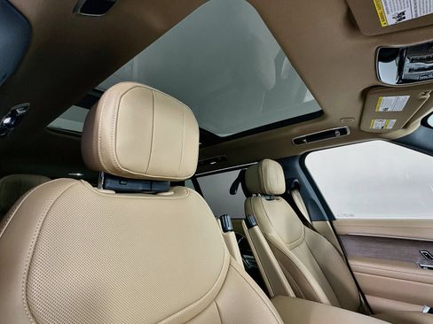 Certified 2025 Land Rover Range Rover Long Wheelbase SE AWD/4WD image 20