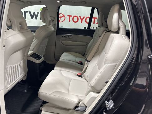 Used 2020 Volvo XC90 T8 Momentum w/ Protection Package Premier image 20