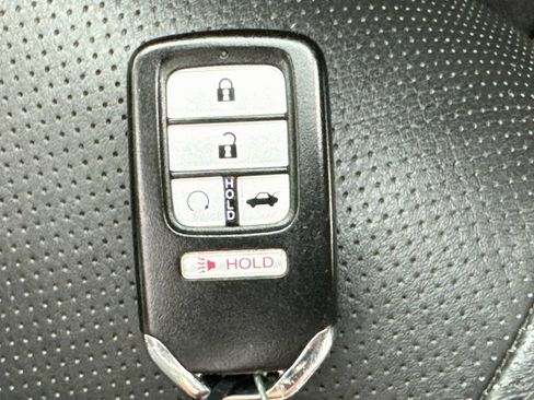 Used 2016 Honda Civic Touring image 39