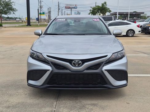 Used 2024 Toyota Camry SE FWD image 2