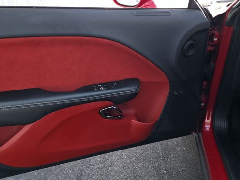 Used 2015 Dodge Challenger SRT Hellcat image 15