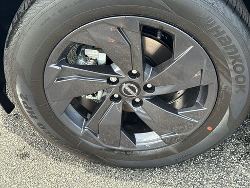 New 2026 Nissan Rogue SV w/ Cold Weather Package AWD/4WD image 9