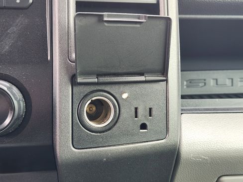 Used 2022 Ford F250 XL w/ Power Equipment Group image 19