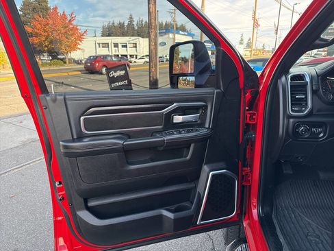 Used 2024 RAM 2500 Laramie w/ Night Edition image 33