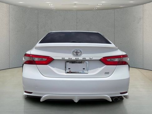 Used 2018 Toyota Camry SE FWD image 6