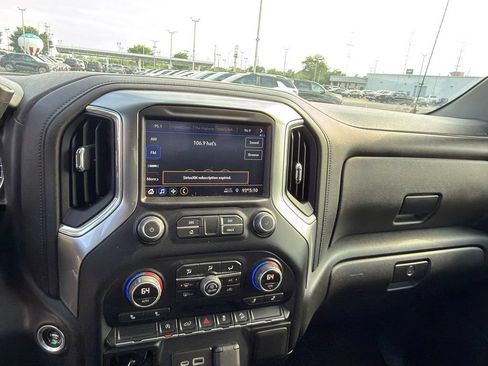 Used 2022 Chevrolet Silverado 1500 LT AWD/4WD image 11
