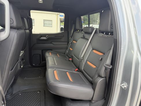 Used 2025 GMC Sierra 1500 AT4 w/ AT4 Premium Package AWD/4WD image 12