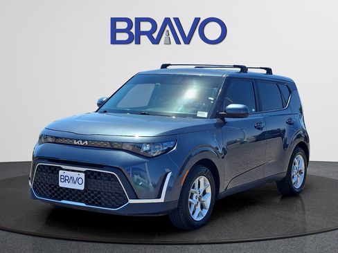 Used 2023 Kia Soul LX w/ LX Technology Package FWD image 1