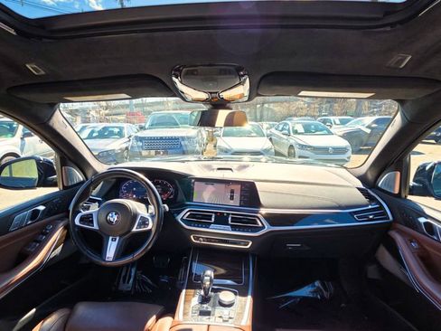 Used 2021 BMW X7 M50i w/ Dynamic Handling Package AWD/4WD image 40